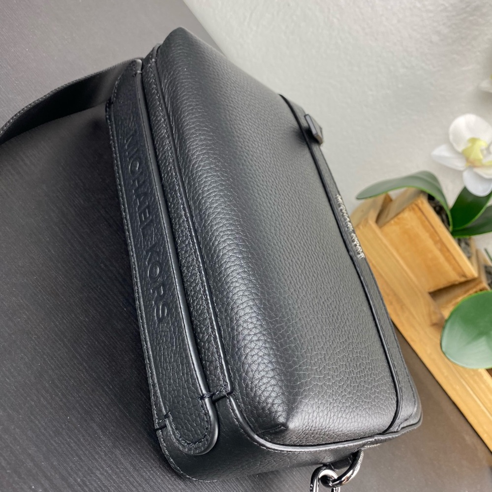 Michael Kors Cooper Utility Crossbody - Picture 5 of 7